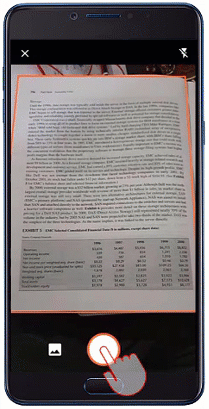 Afbeelding van een Android-smartphone waarop een foto wordt gemaakt en gegevens voor in Excel uit de foto worden verzameld.