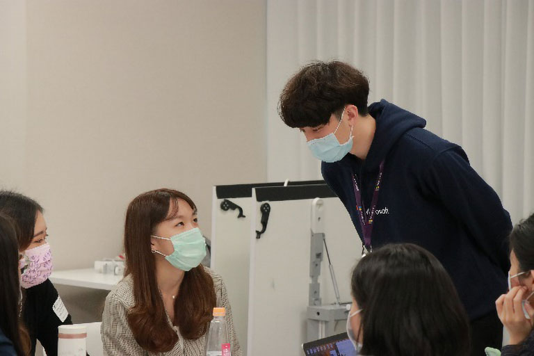 認真討論行銷提案