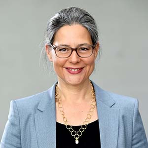 Dr. Nina Scheer