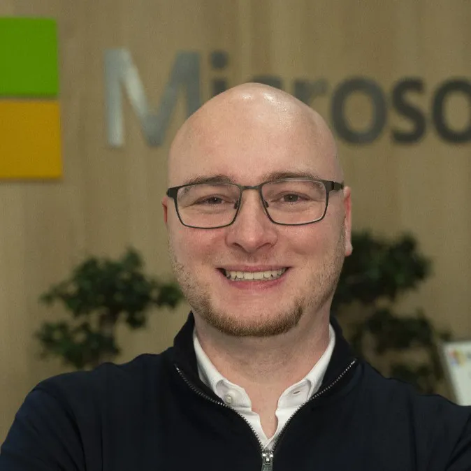 Portrait-Foto von Florian Thurnwald