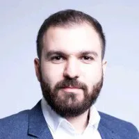 Portrait-Foto von Sefa Ünver