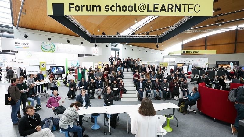 Blick in die Veranstaltungshalle der LEARNTEC 2019 - Copyright: ©Messe Karlsruhe/Behrendt und Rausch