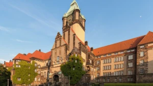 Schumannbau der Technischen Universität Dresden