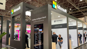 Microsoft Stand auf einer Messe.