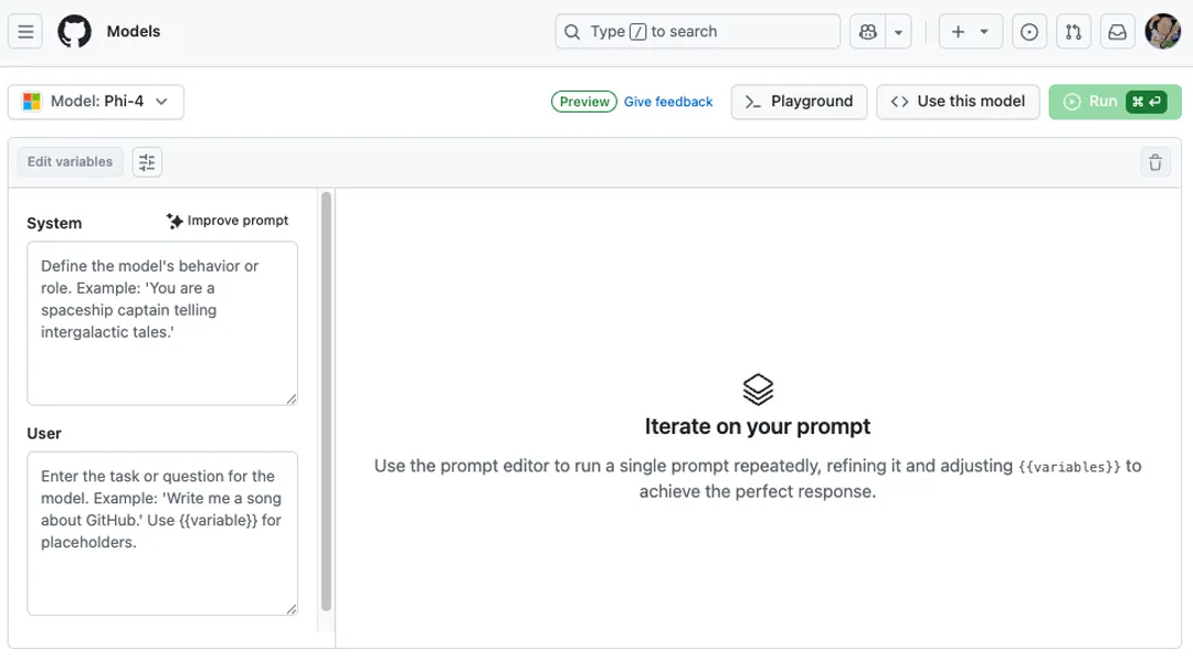 Das Bild zeigt einen Screenshot der Benutzeroberfläche des Prompt Editors von GitHub Models zum Erstellen und Testen von Modellen, als Beispiel für ein Modell namens "Phi-4". Die Benutzeroberfläche umfasst Abschnitte mit den Bezeichnungen "System" und "User" auf der linken Seite, in denen Anweisungen oder Eingabeaufforderungen definiert werden können. Auf der rechten Seite des Bildschirms gibt es Optionen zum Vorschau anzeigen, Feedback geben, Modell im Playground verwenden oder ausführen. Oben befindet sich eine Suchleiste.