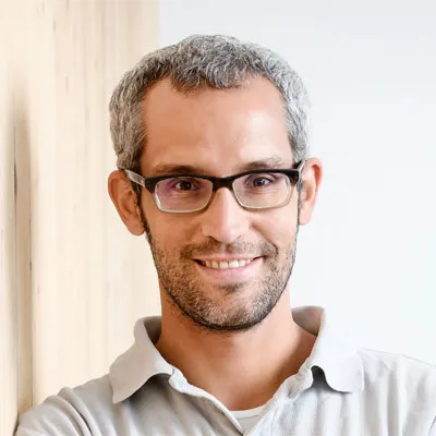 Portrait Bild von Tobias Fenster