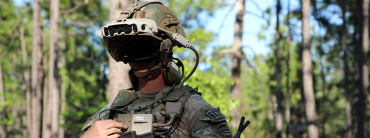 army soldier using IVAS headset