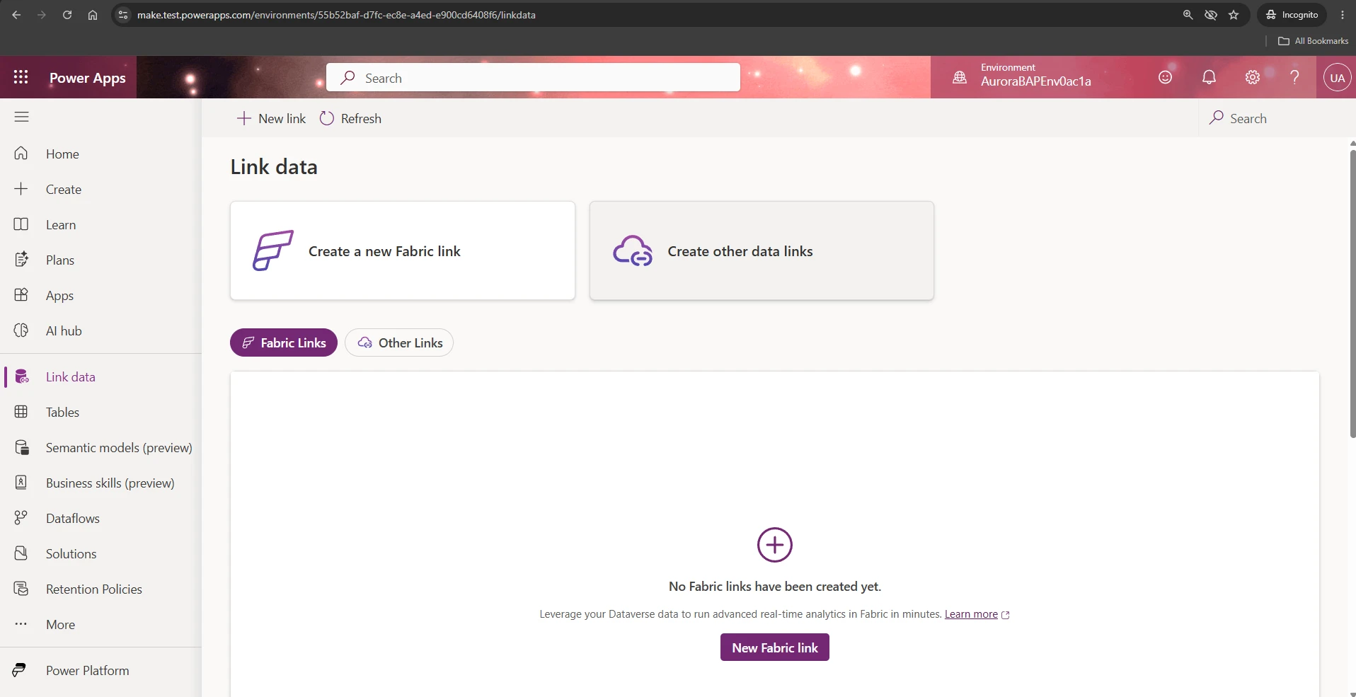The new Link data page in the left navigation of the Power Apps maker portal, with Fabric Links as the headline section and Other Links below
