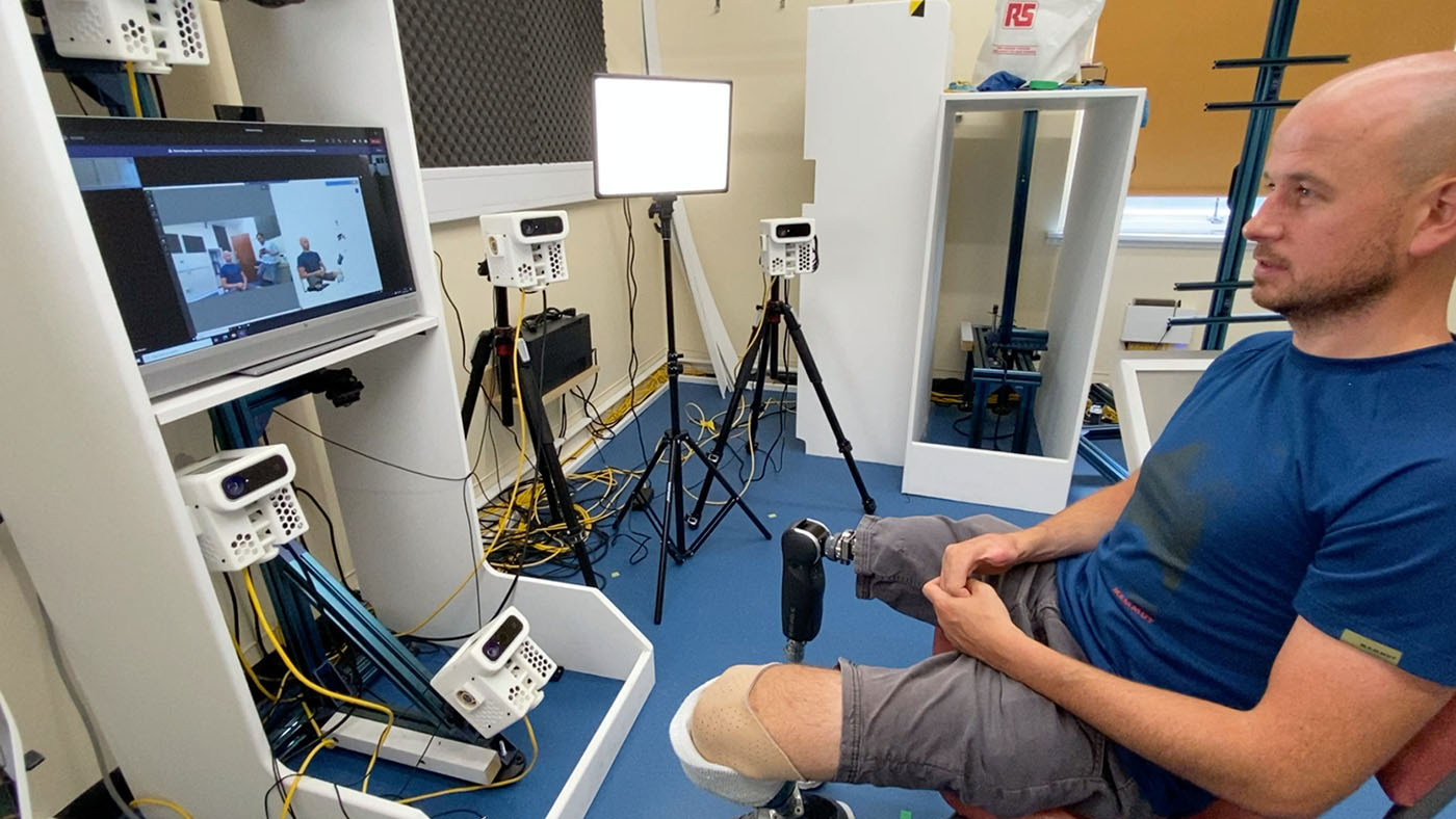3D telemedicine - patient interacting with clinician on-screen in real-time