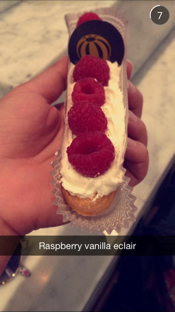 Picture of an eclair with the text 