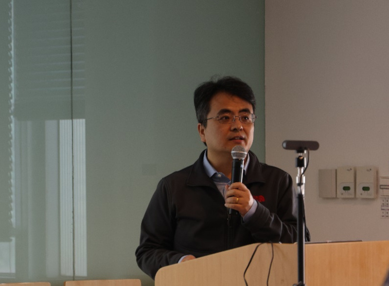 Professor Xinquan Wang is sharing his research at Microsoft Research Asia