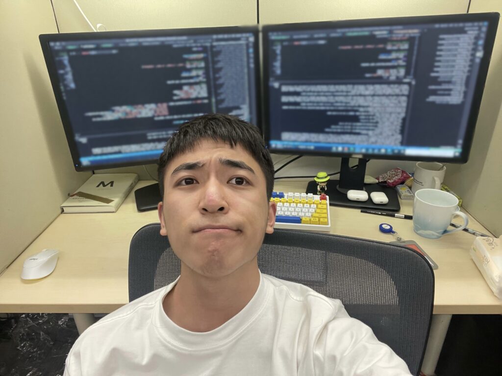 刘国栋在微软亚洲研究院工位上