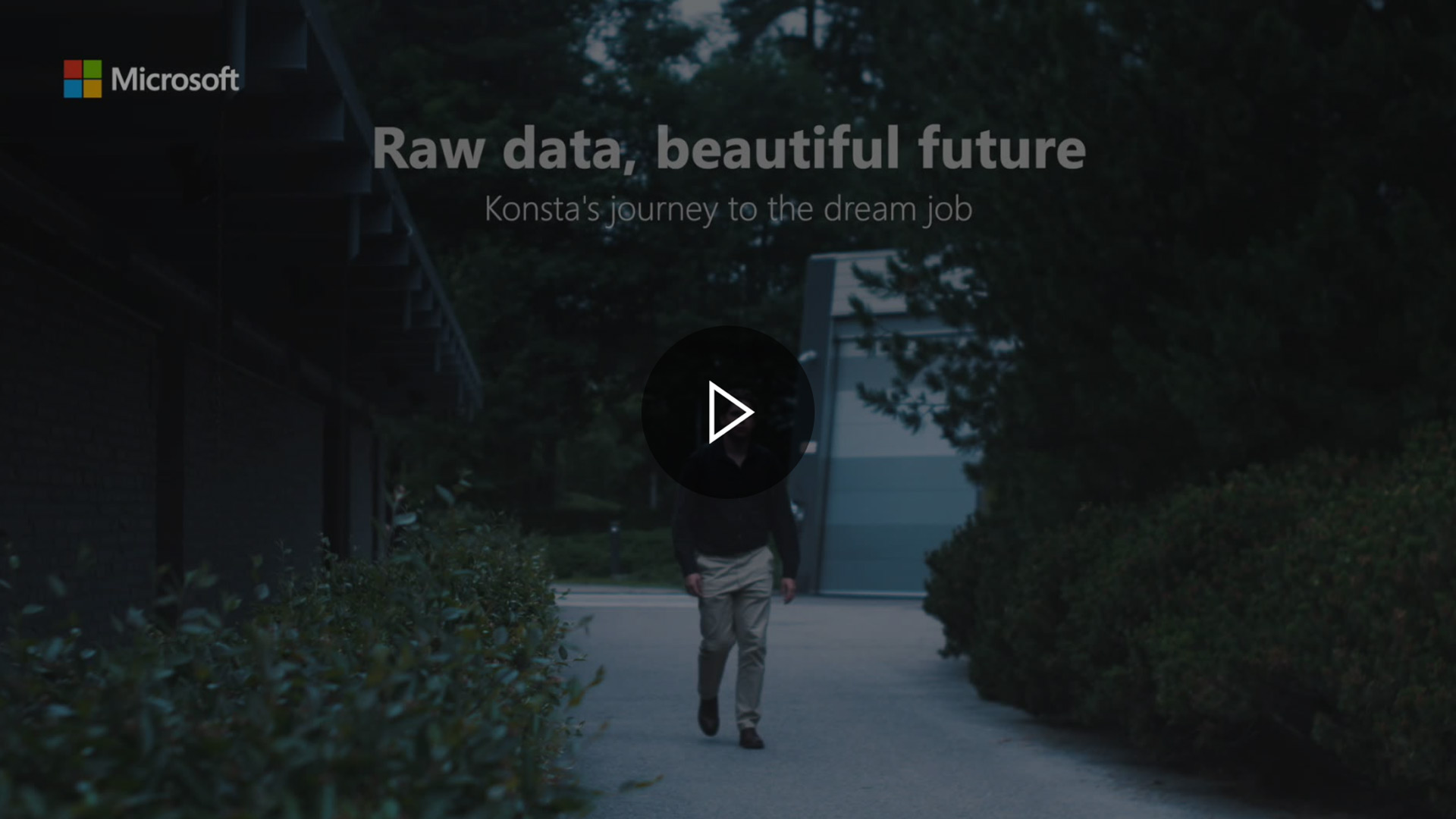 Video Konstasta jossa hän kertoo tarinaansa miten hän pääsi unelmiensa työharjoittelupaikkaan