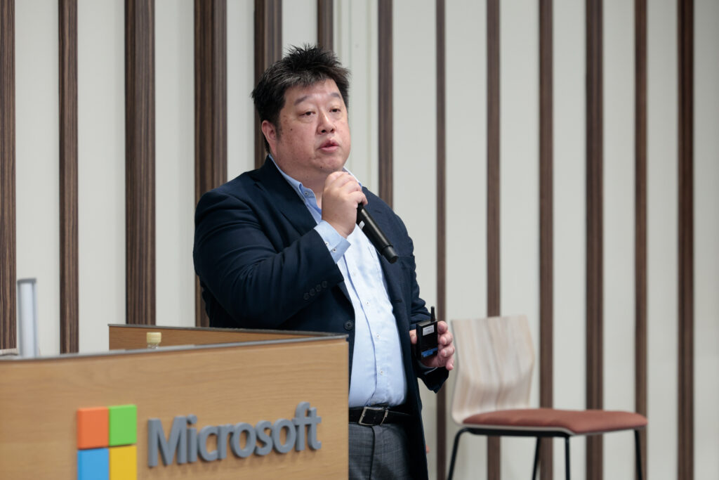 日本マイクロソフト株式会社 
執行役員 常務 クラウド & AI ソリューション事業本部長 
岡嵜 禎  