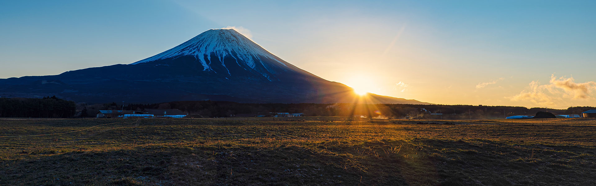 朝霧高原から見る富士山の日の出
